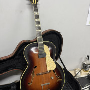 Guitarra archtop Hoyer · Alicante · 600 €