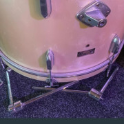 2 brazos PEARL Pieza soporte Toms/bombo + Consola roseta para bombo de la marca Pearl años 60