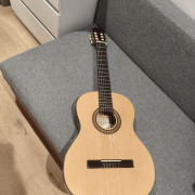 Vendo Guitarra Clásica fabricada por lutier · Navarra · 250 €