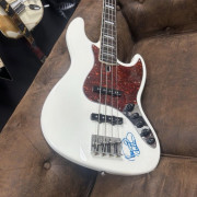 Bajo sire v7 tocado y firmado por Marcus miller · Sevilla