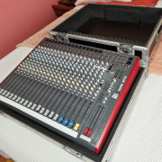 Allen & Heath ZED-22FX + Flightcase Thomann · Lugo · 695 €