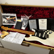 Vendo Fender Stratocaster Custom Shop Journeyman Relic White Blonde de la NAMM · Jaén · 5500 €