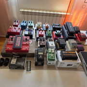 Pedales varios, amplificador, multiefectos y más... · La Rioja · 100 €