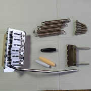 Puente tremolo 6 tornillos - bloque latón 42mm - espaciado 52.5mm · A Coruña · 60 €