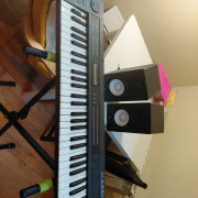 sintetizador Roland alpha juno2 con altavoces Yamaha · Madrid · 750 €
