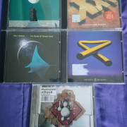 Lote de 5 CDs de música, incluyendo títulos de Mike Oldfield y Massive Attack. · Navarra · 25 €