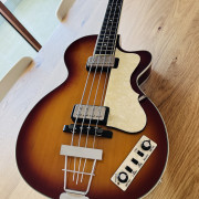 HÖFNER CLUB HCT-500/2-SB Contemporary Series · Barcelona · 500 €