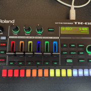 Roland Tr6s