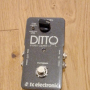 Ditto Looper Stereo + fuente alimentación · Barcelona · 65 €