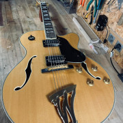 Washburn J6 Wes Montgomery muy muy mejorada