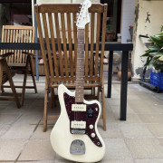 Fender Jazzmaster Vintera Olimpic White · Barcelona · 1250 €