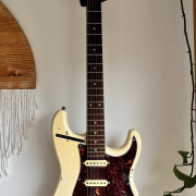 CAMBIO Stratocaster muy mejorada · Lugo