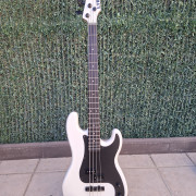 Bajo ESP LTD Surveyor '87 · Madrid · 850 €