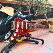 Fender Custom Shop 1961 Stratocaster Heavy Relic Black over Desert Sand-Hand Wound Poblano Strat Set. · Barcelona · 4400 €