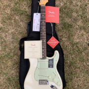 Fender American Professional classic Stratocaster (edición limitada) · Cantabria · 1550 €