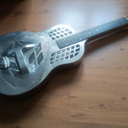 National Tricone resonator Style 1. Squareneck. 1930 · A Coruña · 2500 €