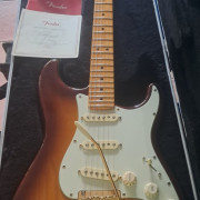 Guitarra Fender Estratocaster AM 75 Anniversary · Cádiz · 1650 €