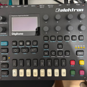 Digitone 1 · Barcelona · 400 €