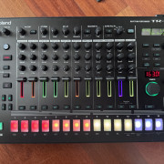 Caja de ritmos Roland TR-8S · Madrid · 500 €