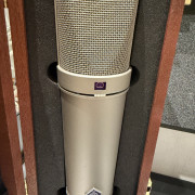Micrófono de estudio Neumann U87 AI con acabado metalizado. · Jaén · 1750 €