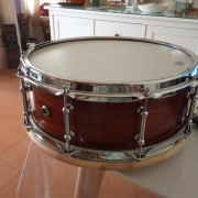 En venda caixa/tabal BcnDrums "Vi Ranci" de caoba (mahogany) amb un reforç