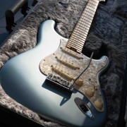 Fender American Elite Stratocaster MN Satin IBM · Málaga · 1900 €