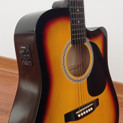 Guitarra eléctroacustica Squier previo Fishman · Cuenca · 85 €