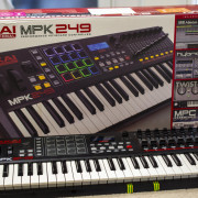 Teclado maestro midi Akai MPK249 · Cantabria · 95 €