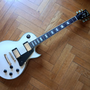Vintage v100 Les Paul Custom · Madrid · 300 €