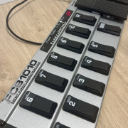Pedalera controladora midi Behringer fcb1010 · Guadalajara · 90 €