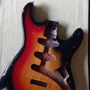 Cuerpo de guitarra antigua relic