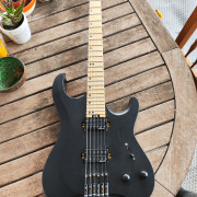 Harley Benton Dullahan Headless