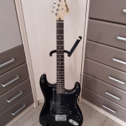 Squier Stratocaster Affinity Hardtail con funda · Almería · 150 €