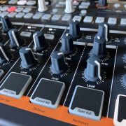 Arturia DrumBrute Impact drum machine como nueva