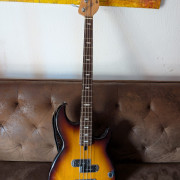 Bajo eléctrico Yamaha BB424 · Cádiz · 450 €