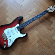 Cort Mega Standard Strat HSS · Madrid · 300 €