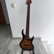 BAJO Kingston Heir 5 Cuerdas Sunburst · Sevilla · 600 €