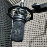 Micrófono de estudio Audiotécnica AT4050 impecable, tres patrones polares.