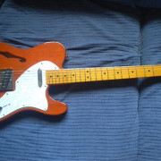 Telecaster Classic Vibe Thinline con pastillas FENDER CUSTOM SHOP · Valencia · 390 €