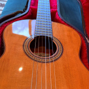 Guitarra Ramírez con sistema MIDI + previo RMC
