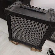 Roland Cube 40XL (a reparar) · Sevilla · 35 €
