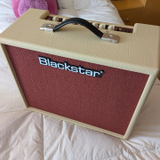 Amplificador de guitarra Blackstar Debut 50r