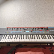 Roland Juno-X + Expansión Jupiter-8 incluida | Estado Excelente | · Madrid · 995 €