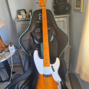 Squier Classic Vibe '50s Precision Bass · Valencia · 300 €