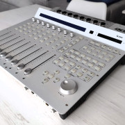Icon QCon Pro USB MIDI/Audio 8-Fader Daw Controller + UMix 1008 White · Málaga · 345 €