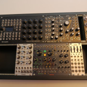 Sintetizador modular con case arturia rackbrute 6u · Lugo · 1 €