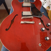 Gibson ES-335 DOT 60 cherry · Madrid · 2500 €