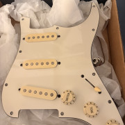 Golpeador y electronica fender MIJ · Barcelona · 180 €