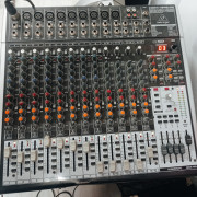 Mesa de mezclas 24 canales