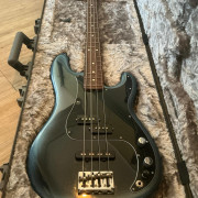Fender American Professional II Precision Bass RW Dark Night, modificación a PJ · Zaragoza · 1850 €